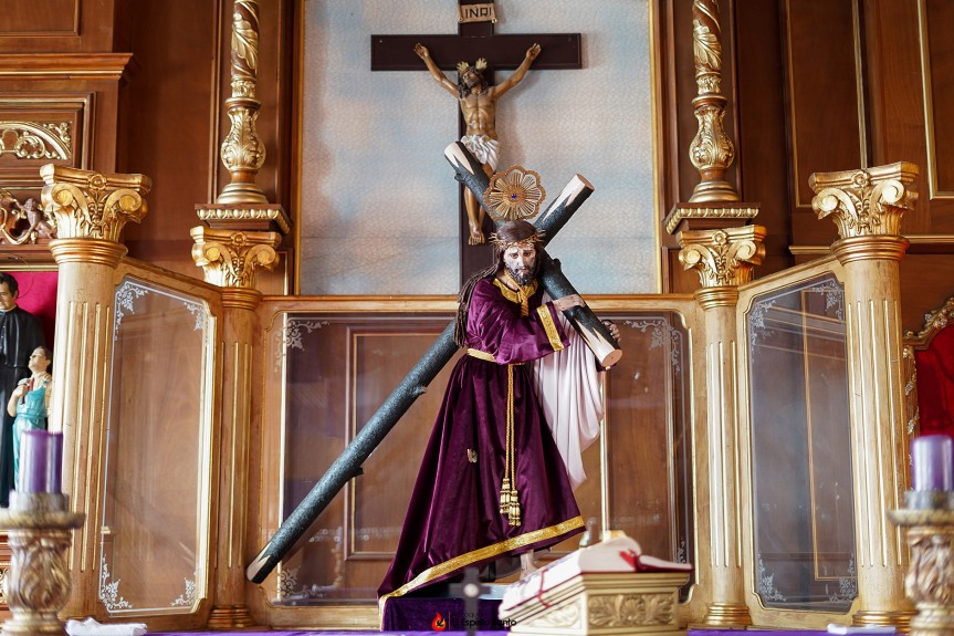 Jesús de las Charcas en el Altar Mayor.