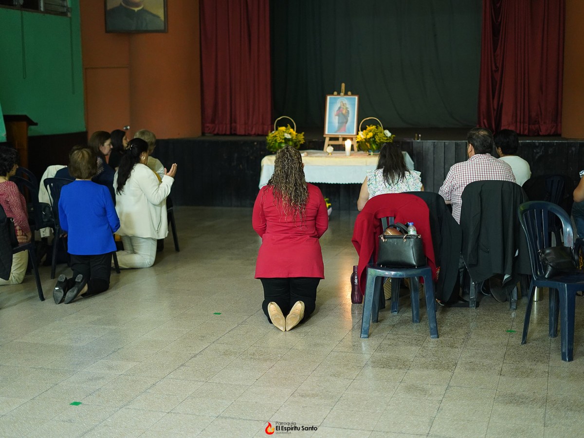 ADMA vive un momento de Adoración&nbsp;Eucarística