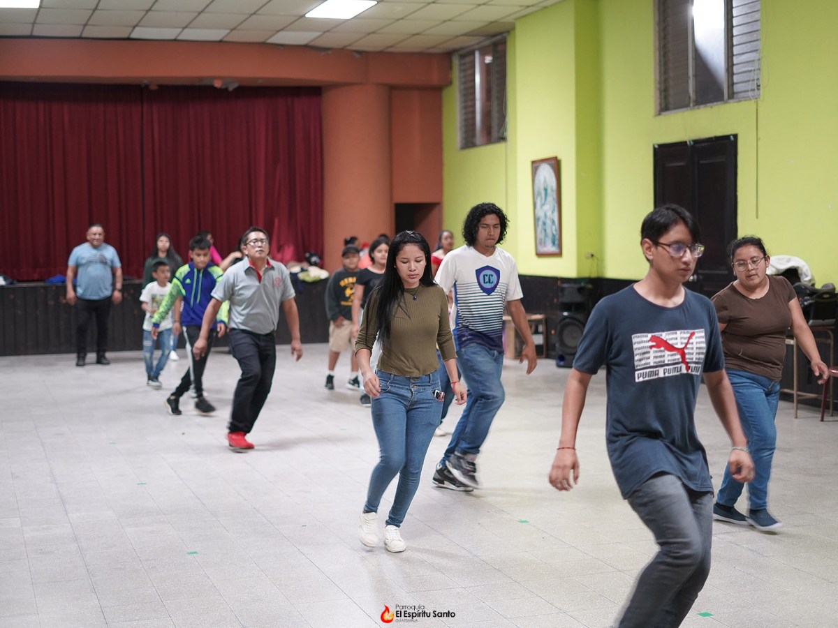 Ensayando para honrar a la&nbsp;Madre