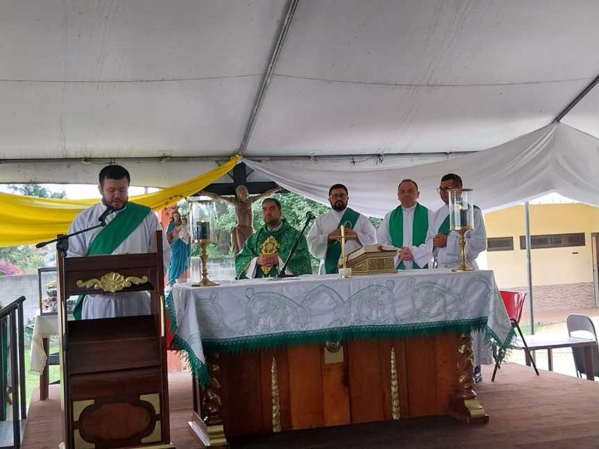 Una misa concelebrada