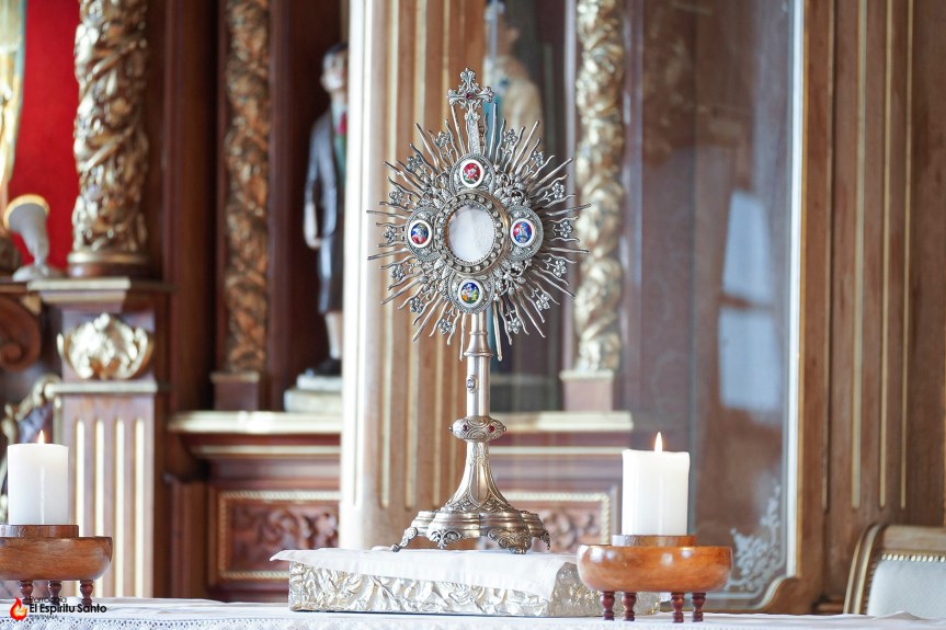 Oración a Jesús solitario en el Santísimo&nbsp;Sacramento