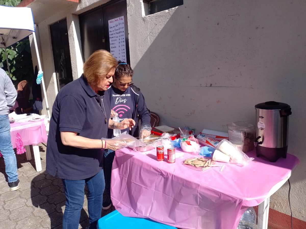 Recaudando fondos para sus&nbsp;actividades