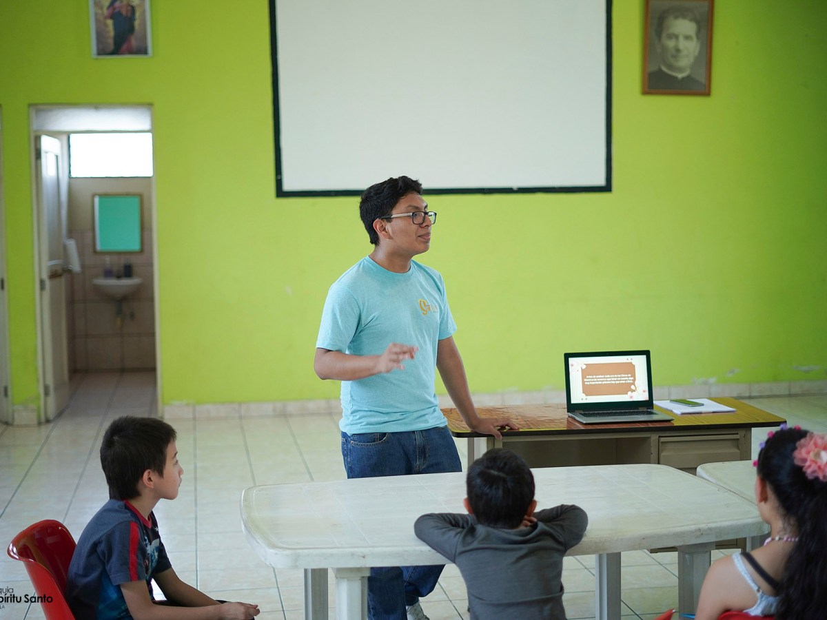 Un grupo de jóvenes para&nbsp;jóvenes