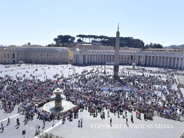 Papa Francisco: «Es hermoso compartir, es importante compartir la&nbsp;fe»