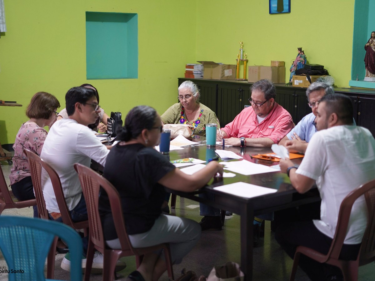 Nuestro equipo de catequistas se&nbsp;capacitan