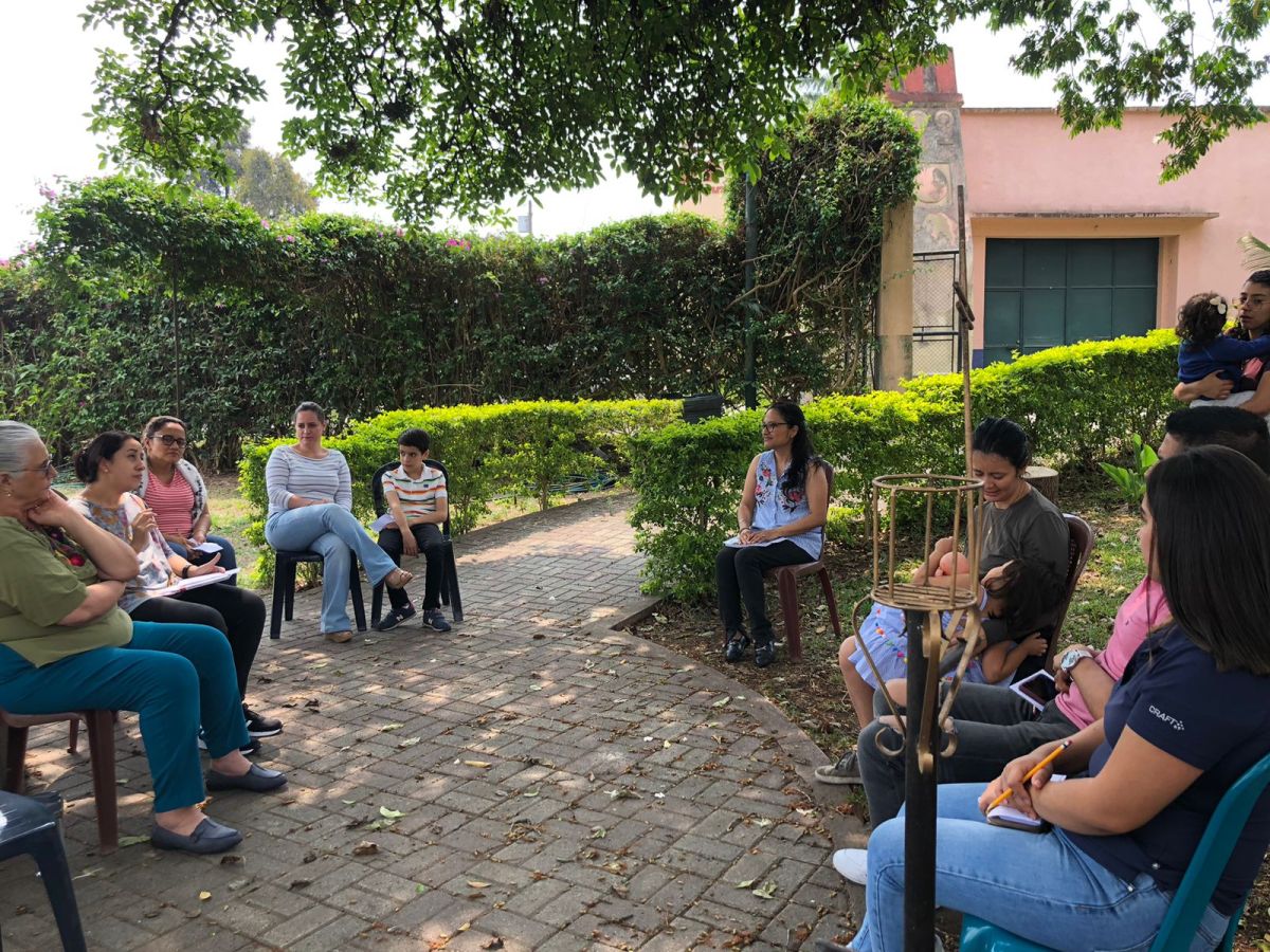 Catequesis El Buen Pastor realiza una&nbsp;reunión-taller