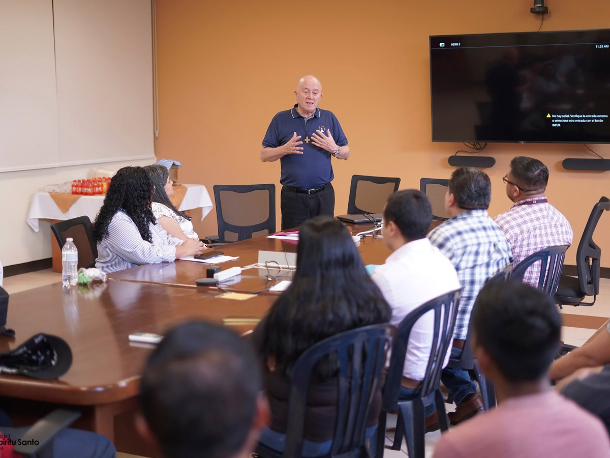 Los colaboradores de Casa Inspectorial se reúnen con el Padre&nbsp;Jara