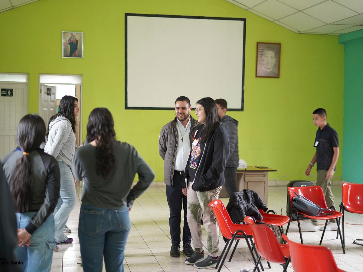 Los Apóstoles por la paz realizan su retiro para&nbsp;jóvenes