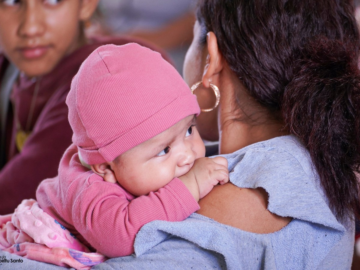 Oración, plática y revisión&nbsp;médica