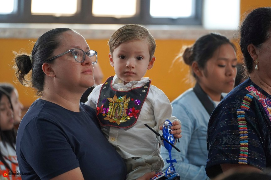 Cientos de fieles visitan a la Virgen de&nbsp;Guadalupe