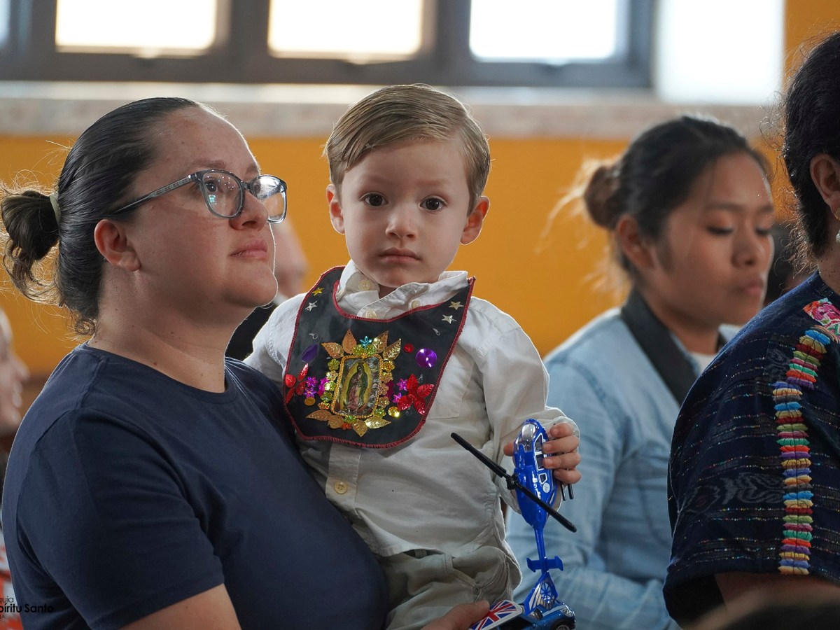 Cientos de fieles visitan a la Virgen de&nbsp;Guadalupe