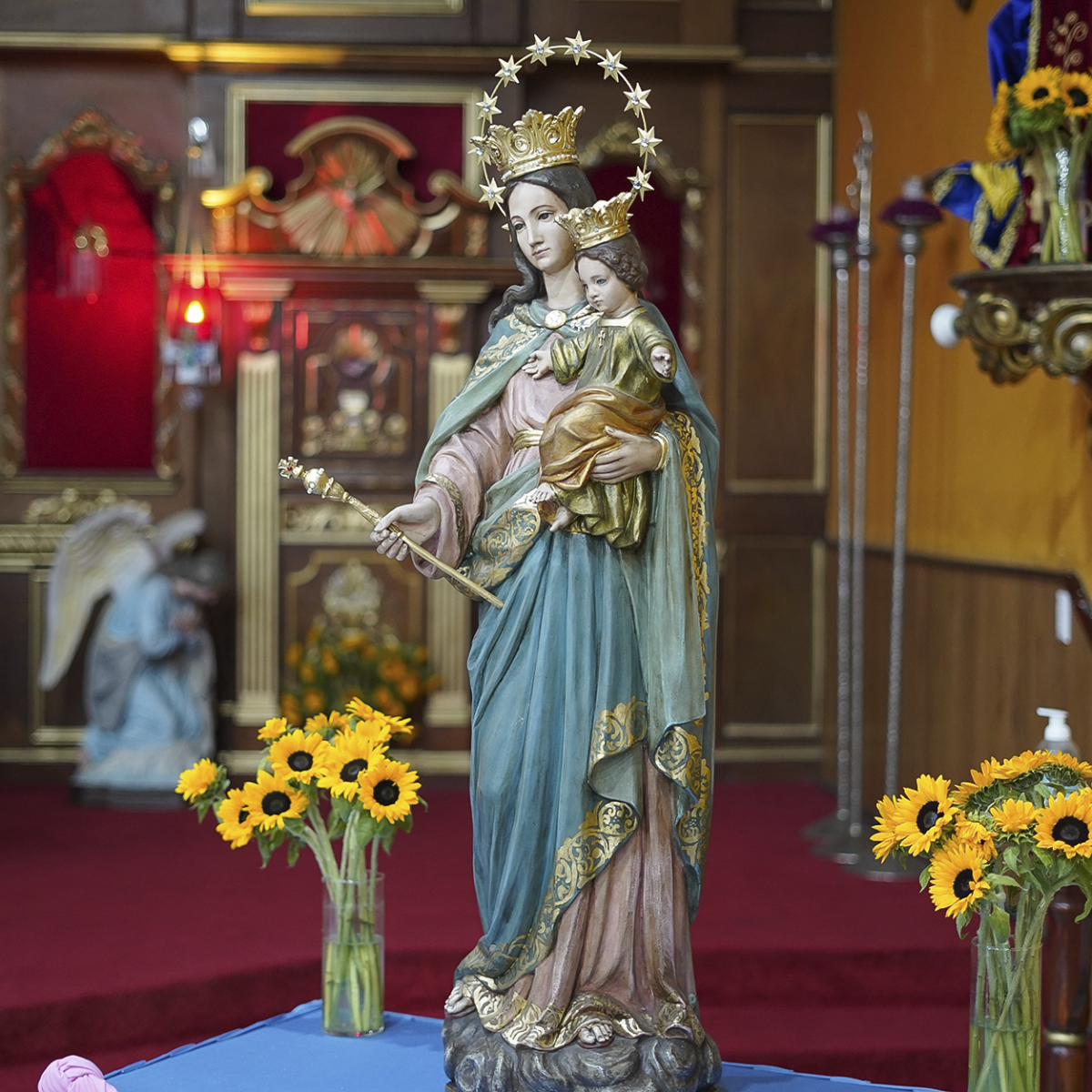 Al colocar a María Auxiliadora en la entrada de la&nbsp;casa