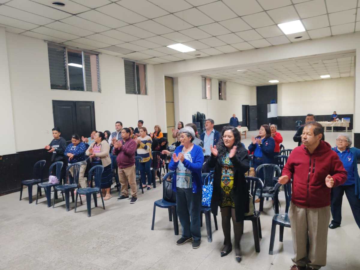 Noche de alabanza y&nbsp;reflexión