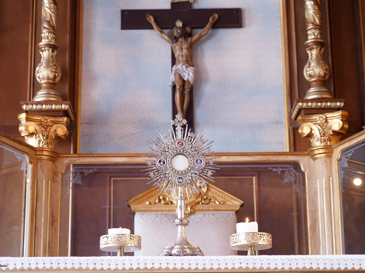 Un momento ante Jesús&nbsp;Sacramentado