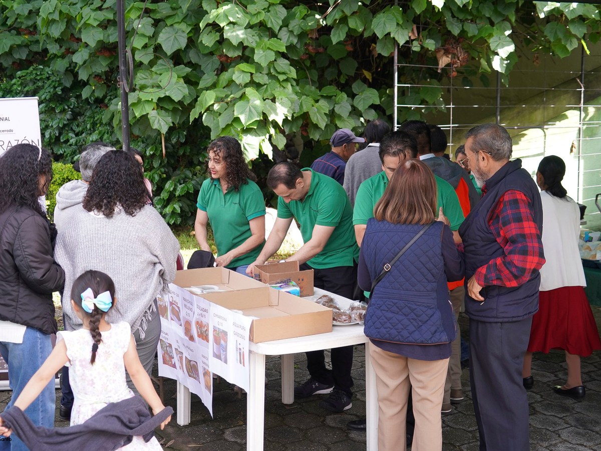 El grupo de Restauración Matrimonial realiza venta de comida para apoyar próximas actividades&nbsp;pastorales