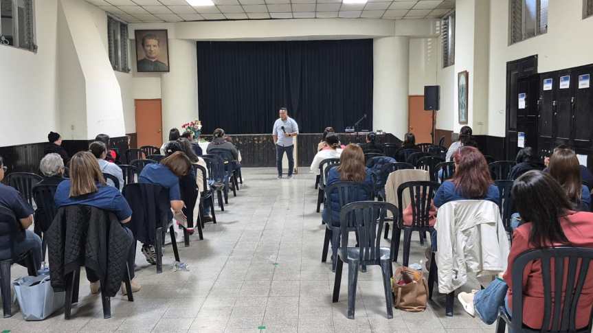 “A los pies del Maestro”: Asamblea del Ministerio Santa Rita vivió una noche de alabanza y&nbsp;enseñanza