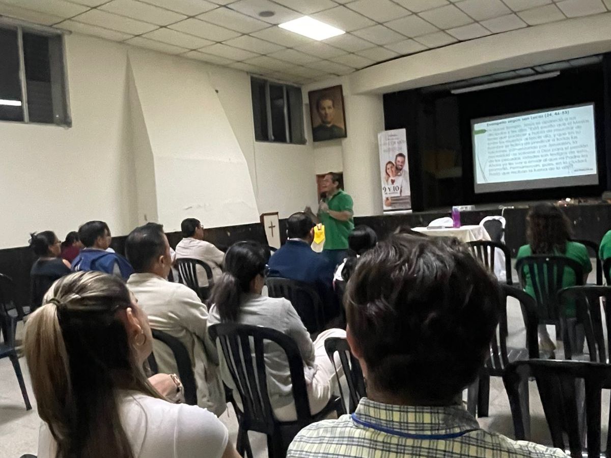 Fortaleciendo el diálogo: Asamblea del Grupo de Restauración&nbsp;Matrimonial