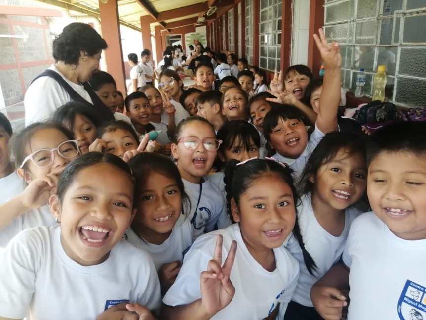 Celebración en honor al cumpleaños del Padre Antonio Gariglio, SDB, en el Centro Escolar Miguel&nbsp;Magone