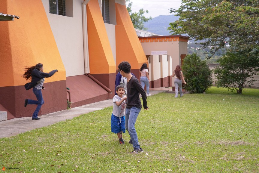 El grupo juvenil “Apóstoles por la Paz” continúa su camino de crecimiento&nbsp;espiritual