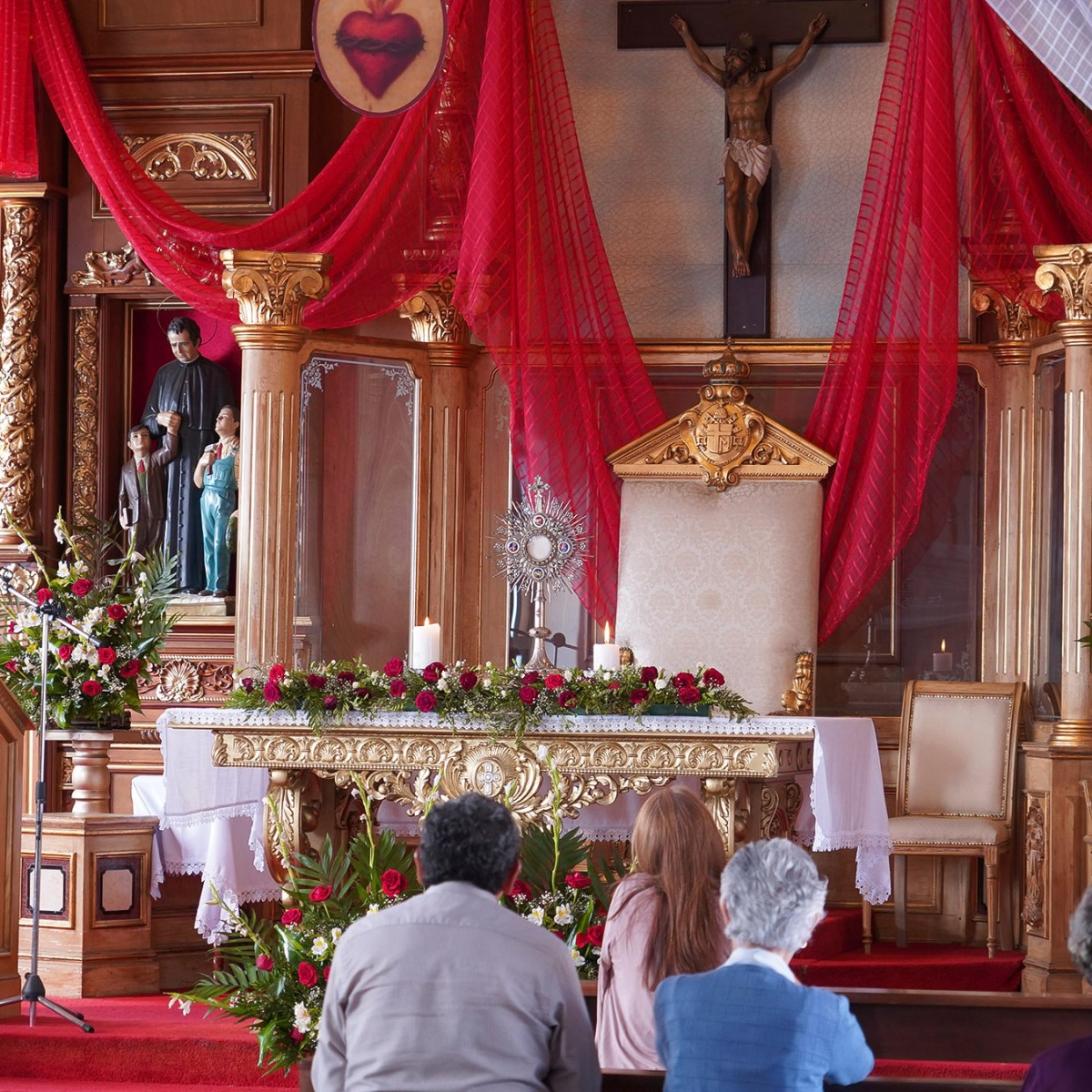 La Adoración pública al Santísimo&nbsp;Sacramento