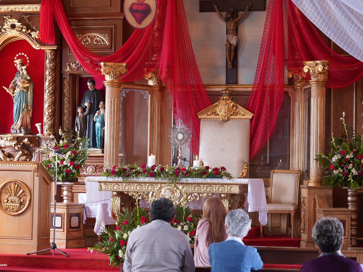 La Adoración pública al Santísimo&nbsp;Sacramento