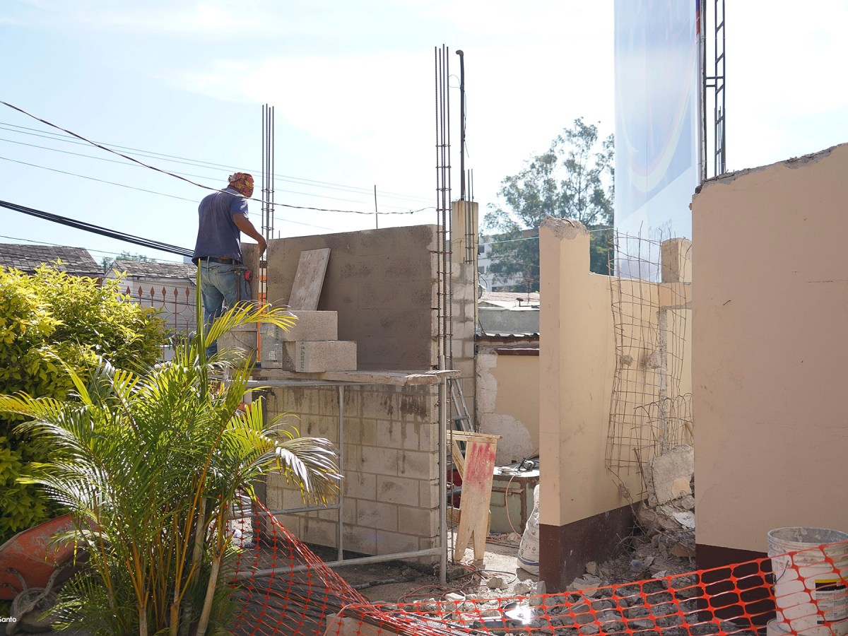 Avanza la remodelación de los baños parroquiales: más amplios, cómodos y&nbsp;duraderos