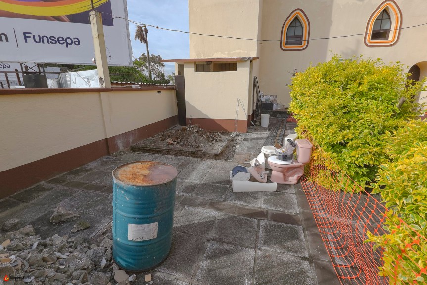 Comenzaron los trabajos de remodelación de los baños&nbsp;parroquiales