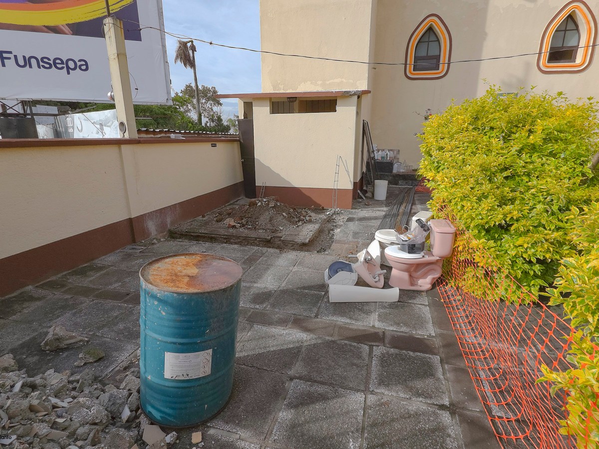 Comenzaron los trabajos de remodelación de los baños&nbsp;parroquiales