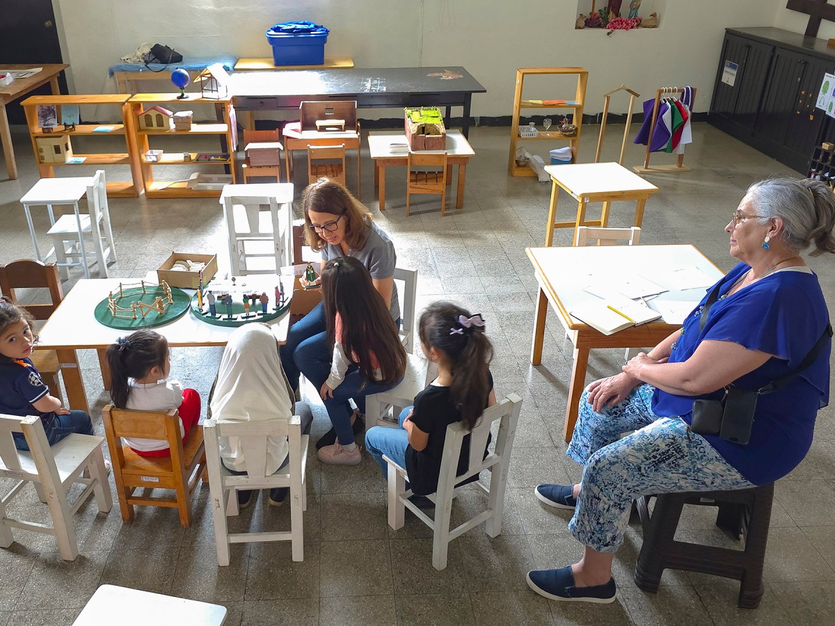 Niños aprenden sobre Jesús en la Catequesis del Buen&nbsp;Pastor