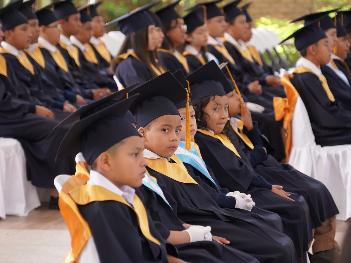 Con corazón salesiano, el Centro Escolar Miguel Magone celebra las clausuras de preprimaria y sexto&nbsp;grado