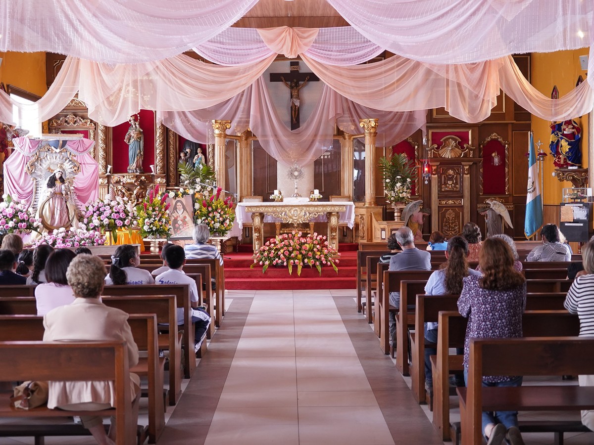 Inicia octubre con Adoración&nbsp;Eucarística