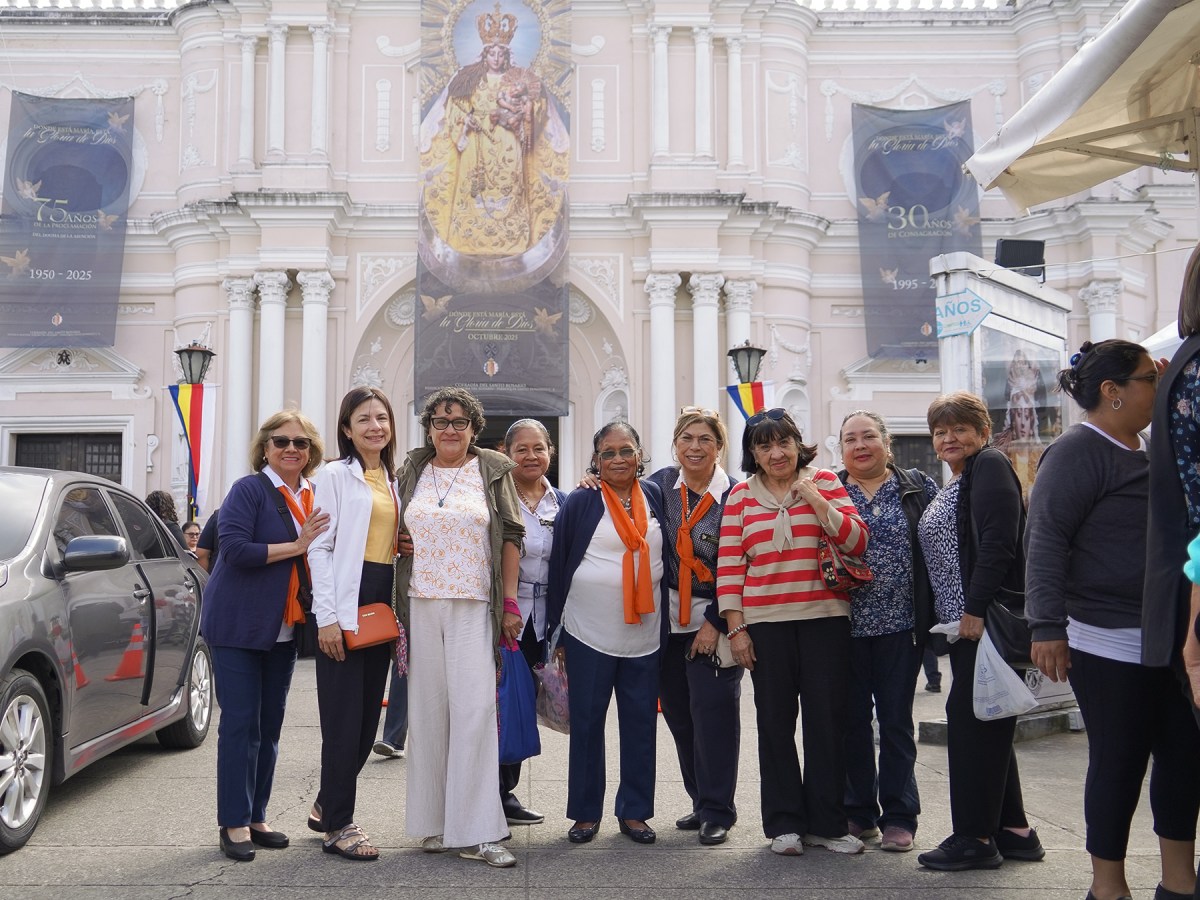 Comunidad Fuente de Vida realiza peregrinación a la Basílica de Nuestra Señora del&nbsp;Rosario