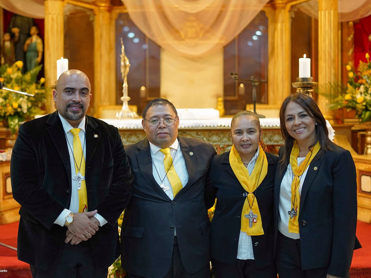 Institución de cuatro nuevos Ministros Extraordinarios de la&nbsp;Comunión