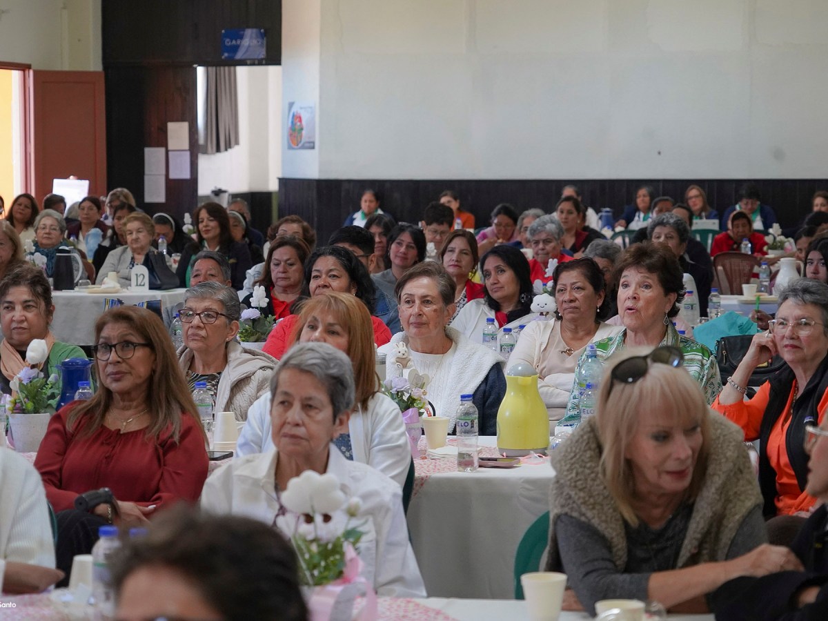 Mañana de sonrisas y fe. La Comunidad Fuente de Vida celebró el Día del&nbsp;Cariño
