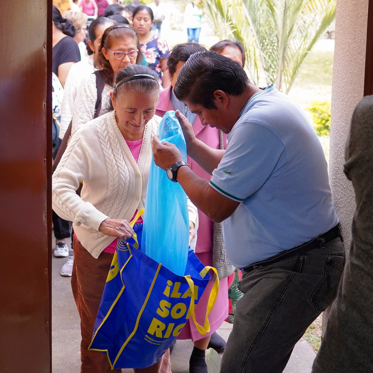 Manos que sirven, corazones que&nbsp;acompañan